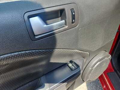 2009 Ford Mustang, $10900. Photo 9