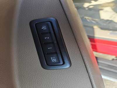 2015 Chevrolet Suburban, $25900. Photo 10