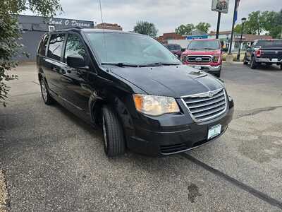 2010 Chrysler Town & Country, $5500. Photo 6