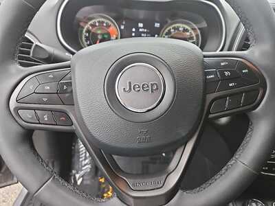 2021 Jeep Cherokee, $21900. Photo 10
