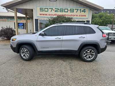 2021 Jeep Cherokee, $21900. Photo 2