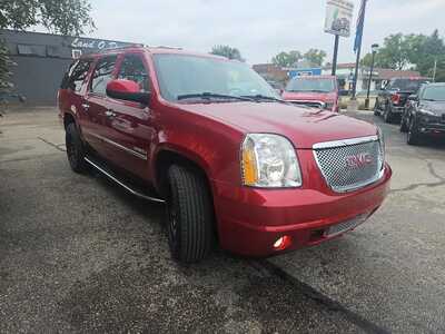 2014 GMC Yukon XL, $14900. Photo 6