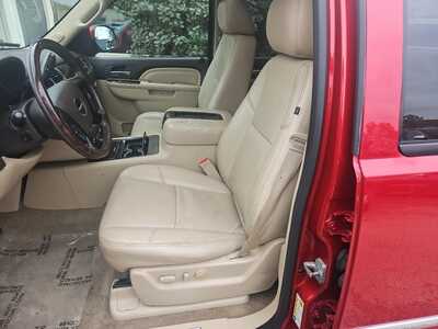 2014 GMC Yukon XL, $14900. Photo 8