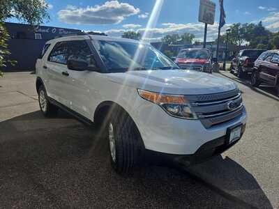 2015 Ford Explorer, $10900. Photo 6