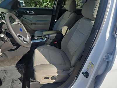 2015 Ford Explorer, $10900. Photo 8