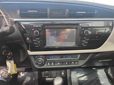 2014 Toyota Corolla, $10900. Photo 12
