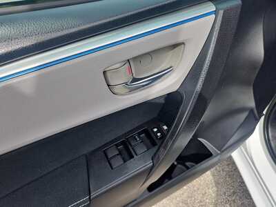 2014 Toyota Corolla, $10900. Photo 9