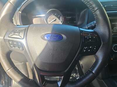 2016 Ford Explorer, $10900. Photo 10