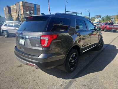 2016 Ford Explorer, $10900. Photo 5