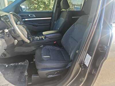 2016 Ford Explorer, $10900. Photo 8