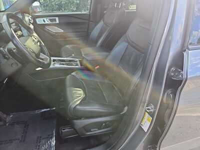 2021 Ford Explorer, $25900. Photo 8
