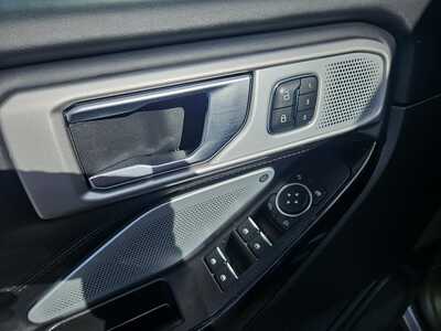 2021 Ford Explorer, $25900. Photo 9