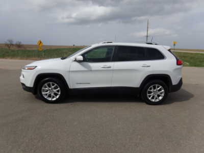 2017 Jeep Cherokee, $9250. Photo 2