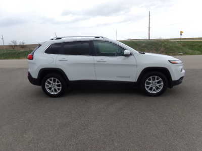 2017 Jeep Cherokee, $9250. Photo 4