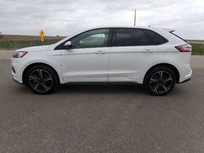 2020 Ford Edge, $22500. Photo 2