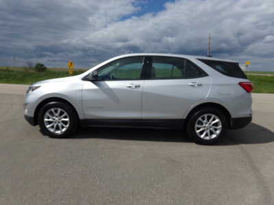 2019 Chevrolet Equinox, $13500. Photo 2