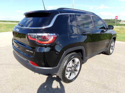 2018 Jeep Compass, $13500. Photo 5