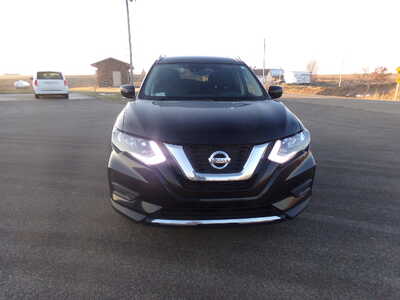 2020 Nissan Rogue, $15500. Photo 5