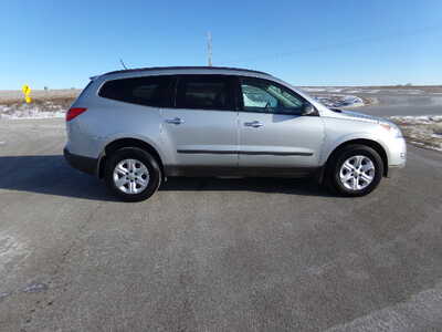 2011 Chevrolet Traverse, $4750. Photo 2