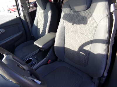 2011 Chevrolet Traverse, $4750. Photo 8