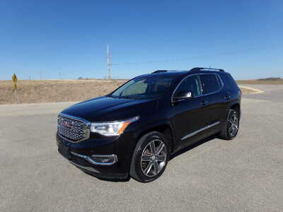 2017 GMC Acadia, $10900. Photo 1