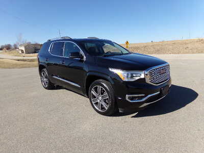 2017 GMC Acadia, $10900. Photo 3
