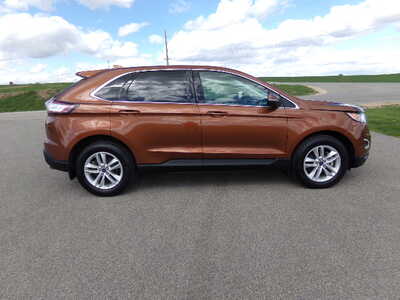 2017 Ford Edge, $10750. Photo 2