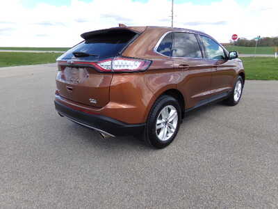 2017 Ford Edge, $10750. Photo 4