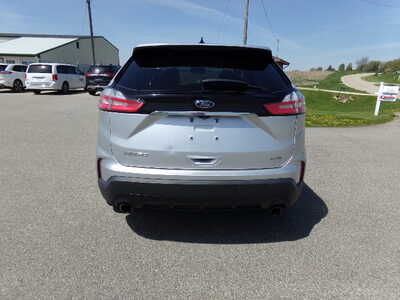 2019 Ford Edge, $9250. Photo 6