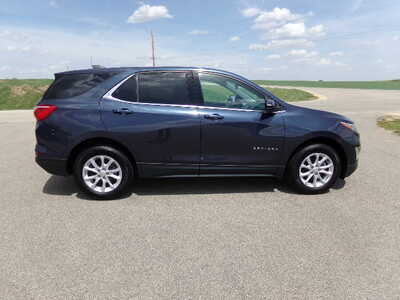 2019 Chevrolet Equinox, $12900. Photo 2