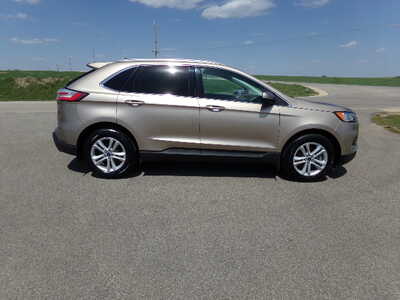 2020 Ford Edge, $13950. Photo 2