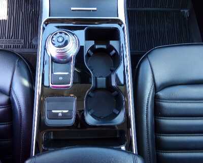 2020 Ford Edge, $13950. Photo 11