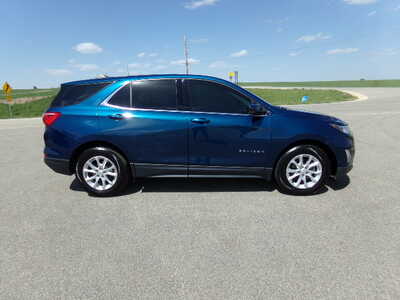 2019 Chevrolet Equinox, $12900. Photo 2