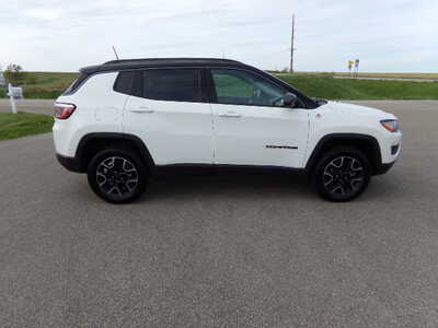 2019 Jeep Compass, $12900. Photo 5