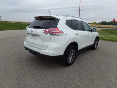 2015 Nissan Rogue, $9950. Photo 4