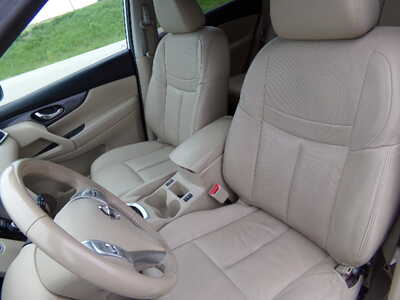 2015 Nissan Rogue, $9950. Photo 9