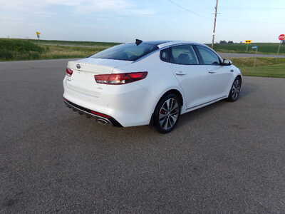 2016 Kia Optima, $9500. Photo 3