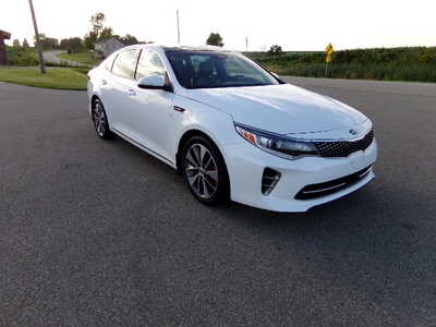 2016 Kia Optima, $9500. Photo 4