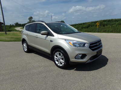 2018 Ford Escape, $9950. Photo 4