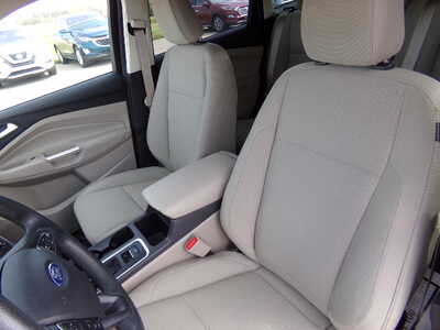 2018 Ford Escape, $9950. Photo 9