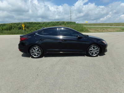 2020 Hyundai Elantra, $10500. Photo 2