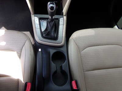 2020 Hyundai Elantra, $10500. Photo 10