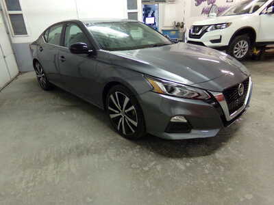 2021 Nissan Altima, $12250. Photo 2
