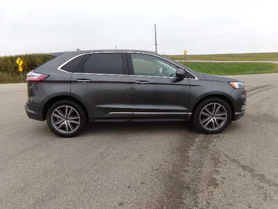 2019 Ford Edge, $13950. Photo 2