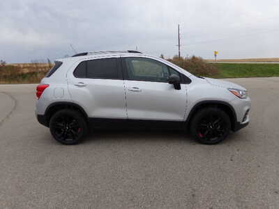 2021 Chevrolet Trax, $13500. Photo 2