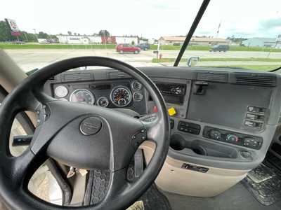 2018 Freightliner Cascadia 125, $26995. Photo 5