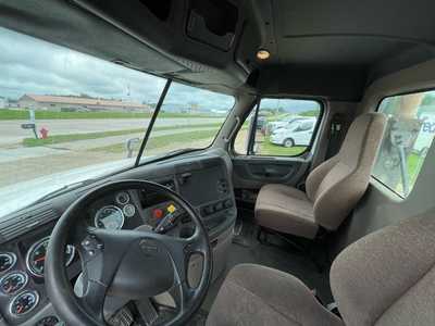 2018 Freightliner Cascadia 125, $26995. Photo 7
