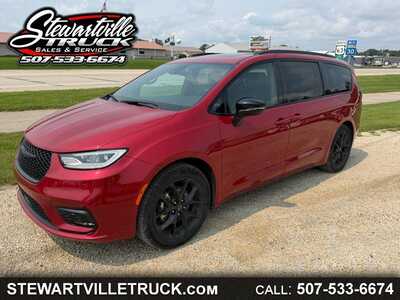 2025 Chrysler Pacifica, $32995. Photo 1
