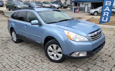 2012 Subaru Outback, $10100. Photo 1