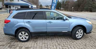 2012 Subaru Outback, $10100. Photo 8